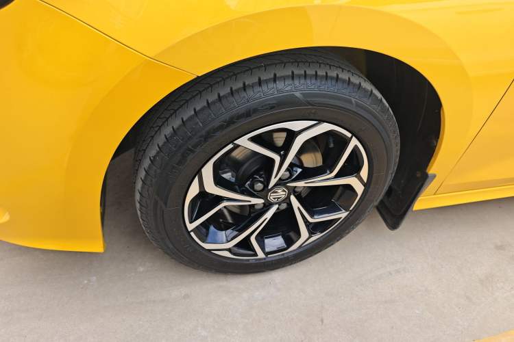 Used MG 5 2021 180 DVVT Manual Youth Luxury Edition