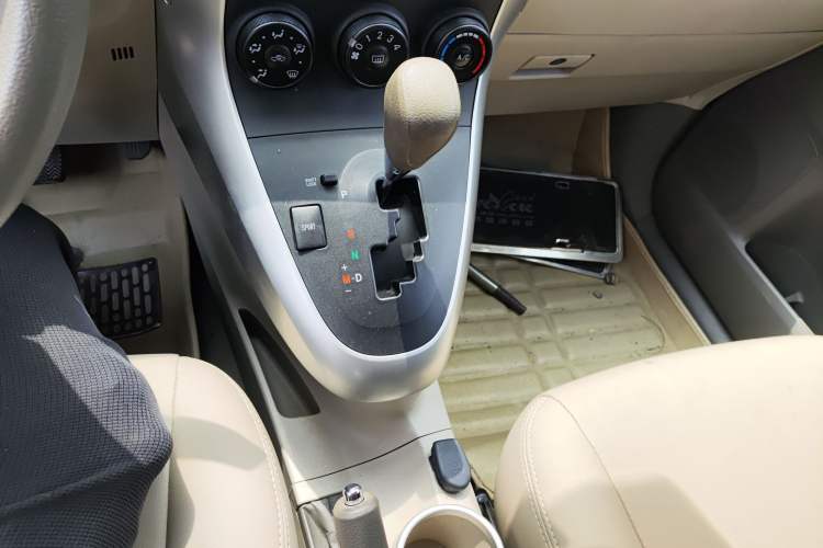 Used Toyota Verso 2014 Starlight 180E CVT Elite Edition
