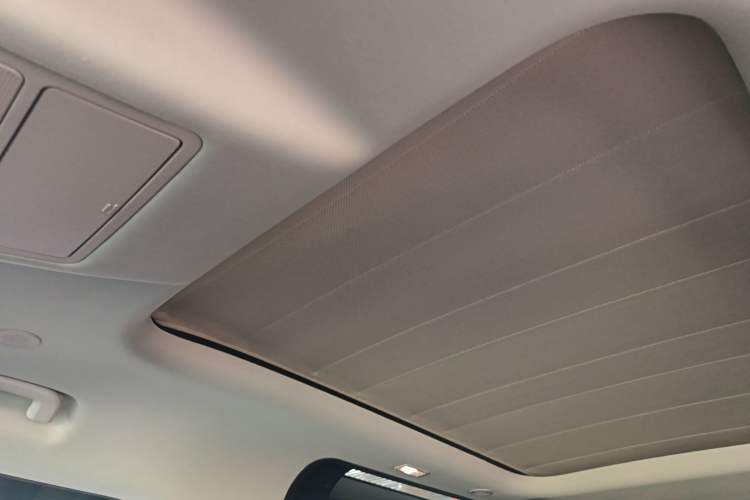 Used Land Rover Defender 2022 90 2.0T P300 X-DYNAMIC HSE Headliner