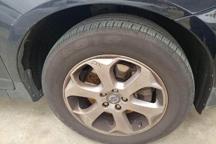 Used Volvo XC60 2012 T5 Comfort Edition Right Front Wheel Hub