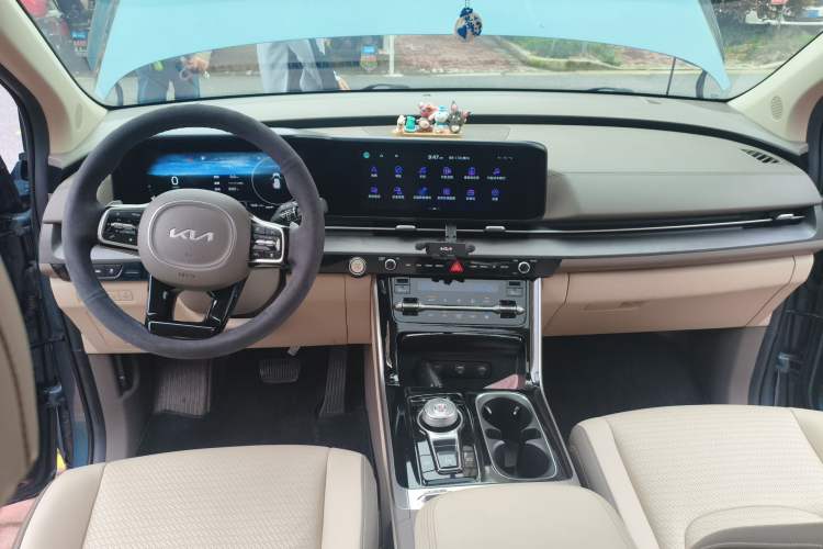 Used Kia Carnival 2021 2.0T Flagship Edition Center Console