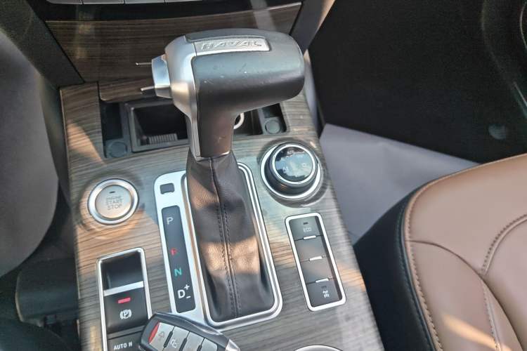 Used Haval H9 2016 2.0T Four-Wheel Drive Luxury 7-Seater

