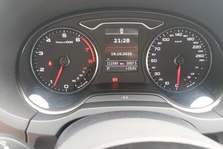 Used Audi A3 2014 Limousine 40 TFSI S line Comfort Model
