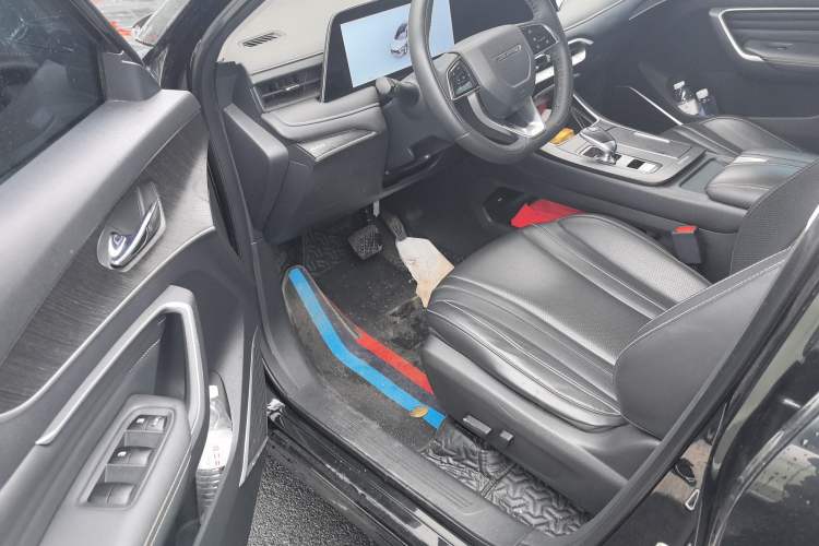 Used Venucia V 2022 260T Black Horse Edition · Idol