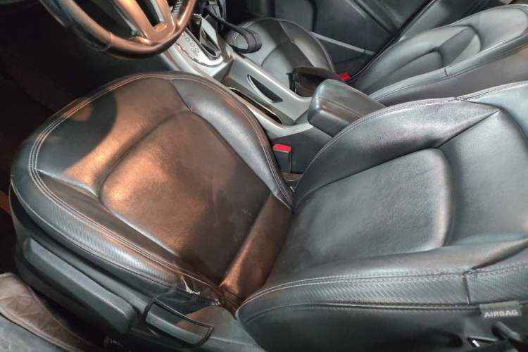 Used Kia Sportage R 2015 2.0L Automatic Two-Wheel Drive DLX Model Left Front Seat