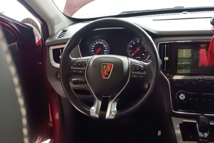 Used Roewe RX5 2016 20T Two-Wheel Drive Automatic Flagship Edition Steering Wheel