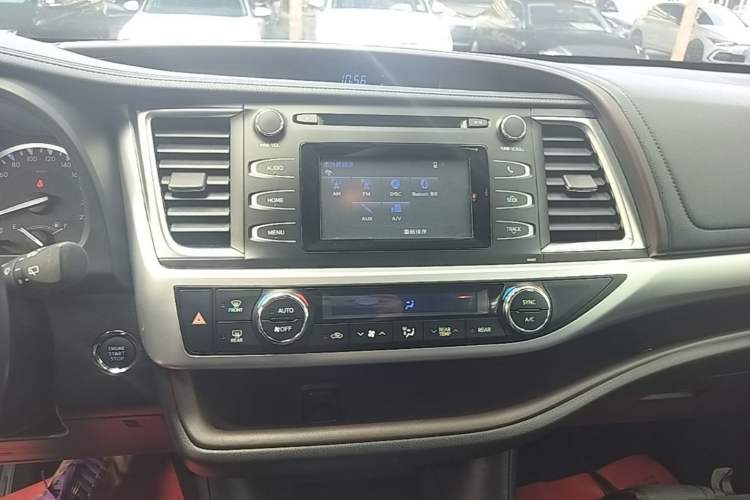 Used Toyota Highlander 2018 2.0T Four-Wheel Drive Luxury Edition 7 Seats China V Emission Standard

