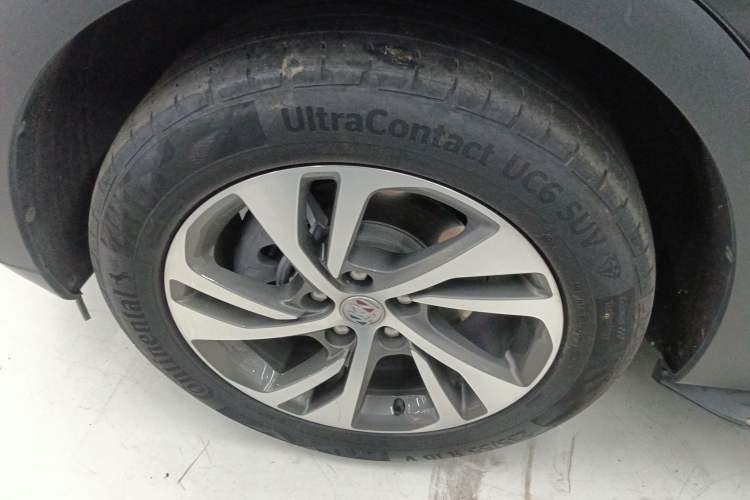 Used Buick Envision 2023 Encore S 552T Two-Wheel Drive Luxury Model
