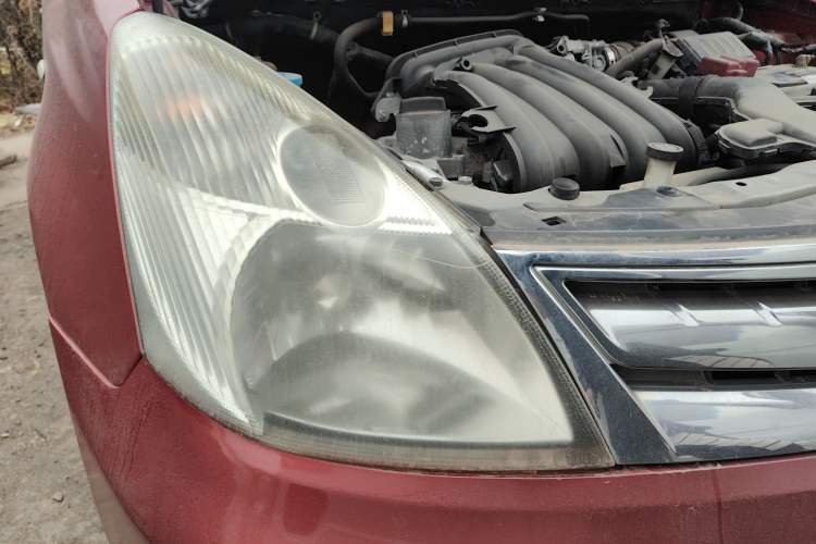 Used Nissan Livina 2010 Jingyue Edition 1.6L Automatic All-in-One Model Right Front Headlight