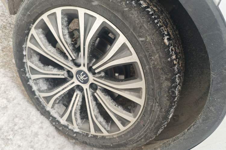 Used BYD Song Pro New Energy 2022 DM-i 110km Flagship Pro Model Right Front Wheel Hub