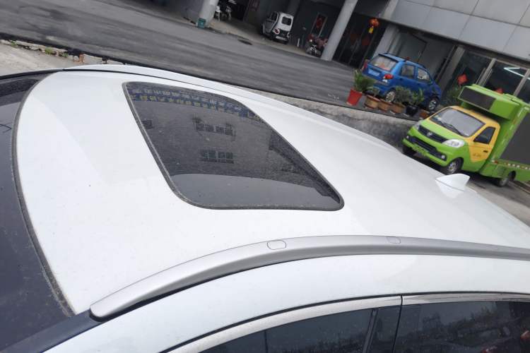 Used Acura CDX 2016 1.5T Two-Wheel Drive Deluxe Edition Roof