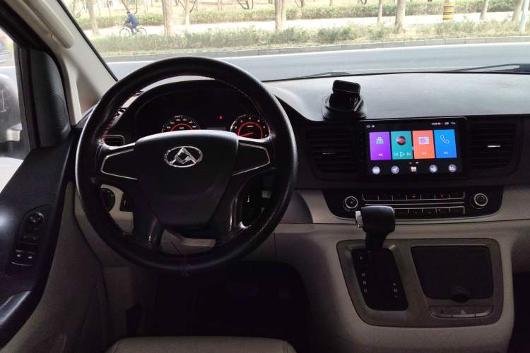 Used SAIC MAXUS G10 2015 2.0T Automatic Anniversary Edition