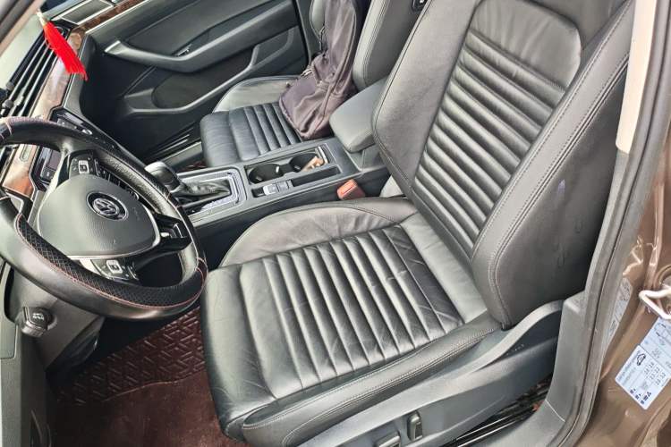 Used Volkswagen Magotan 2018 Facelift 330TSI DSG Luxury Model Left Front Seat