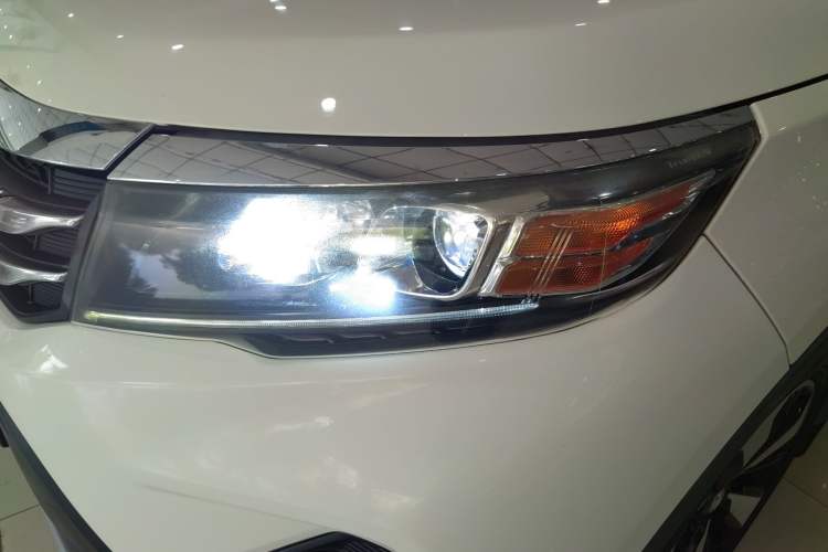 Used GAC Trumpchi GS3 2017 200T Automatic Luxury Edition Left Front Headlight