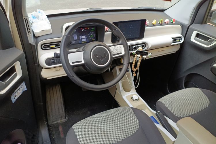 Used Wuling Hongguang MINIEV 2024 3rd Generation 215km Advanced Version
