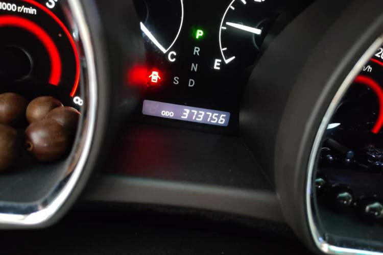 Used Toyota Highlander 2009 2.7L Two-Wheel Drive 7-Seater Luxury Edition Odometer Close Up