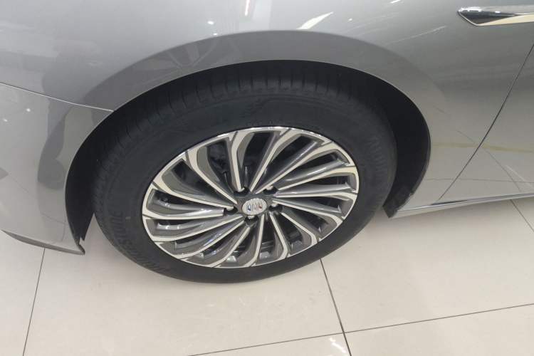 Used Buick LaCrosse 2023 28T Prestige Edition
