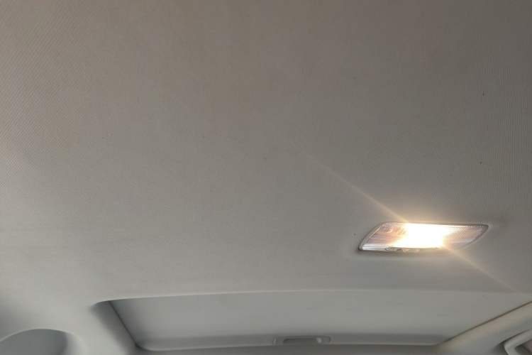 Used Haval M6 2018 Revised Version 1.5T DCT Two-Wheel Drive Elite Edition Headliner