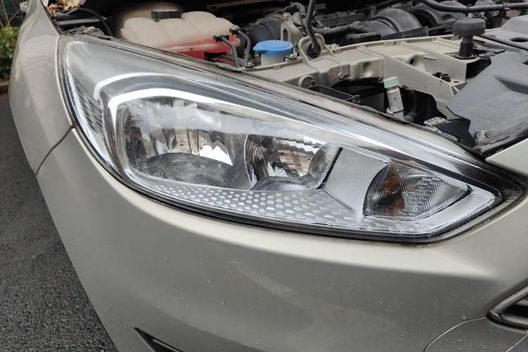 Used Ford Focus 2015 Sedan 1.6L Manual Comfort Model