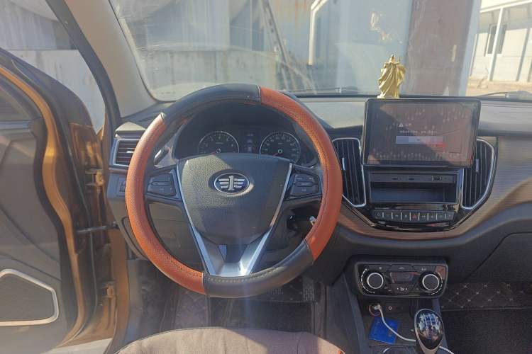 Used FAW Senya R7 2016 1.6L Manual Smart Version
