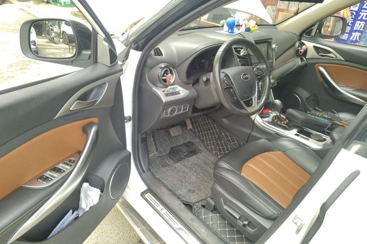 Used BYD Song 2016 2.0TID Automatic Prestige Edition Driver Seat