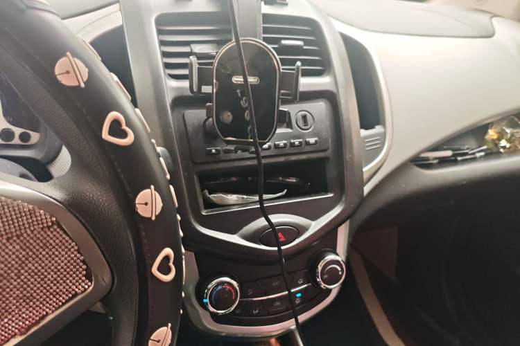 Used CHANGAN Benni E-Star 2021 National Edition Xin Yue Version Lithium Iron Phosphate (31.18 kWh) Audio And AC Panel