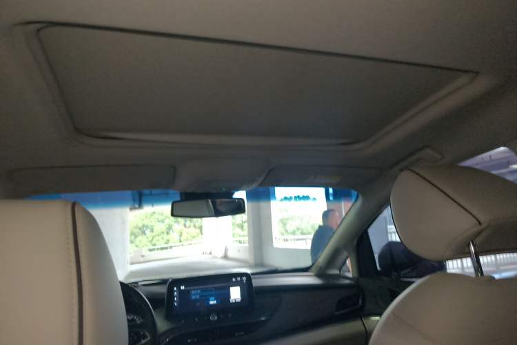 Used Buick GL8 2022 Land Business Class 652T Luxury Model
