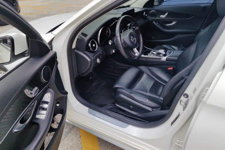 Used Mercedes-Benz C-Class 2018 C 180 L Fashion Edition Sport Version Driver Seat