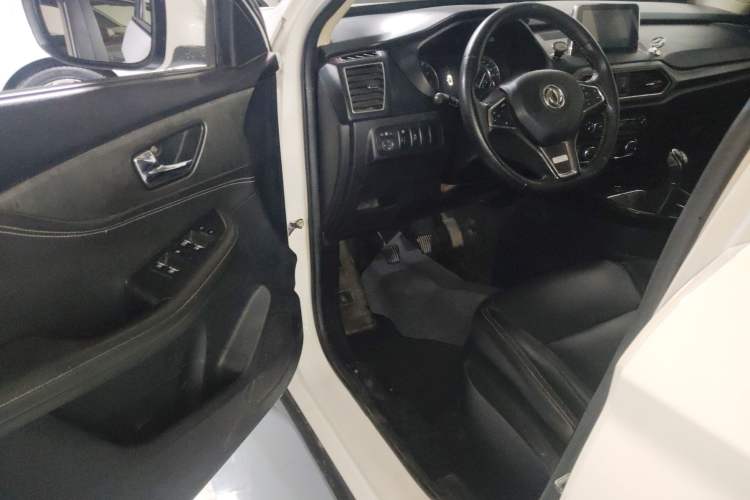 Used Dongfeng Fengon S560 2018 1.8L Manual Elite 7-Seater
