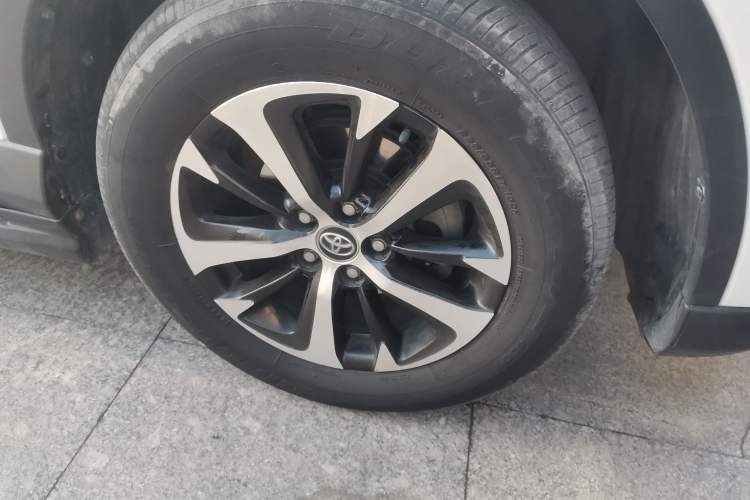 Used Toyota RAV4 2019 2.0L CVT Two-Wheel Drive Pioneer Edition China VI Standard