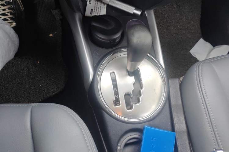 Used Mitsubishi ASX 2013 2.0L CVT Two-Wheel Drive Tech Edition Gear Lever