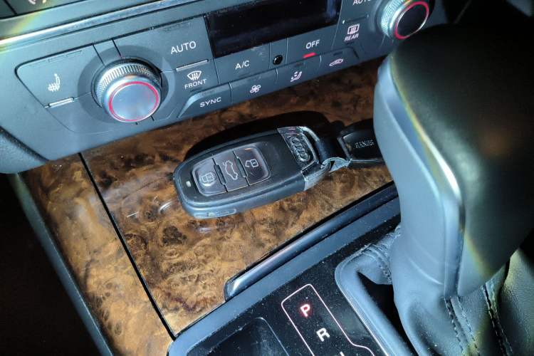 Used Audi A6L 2014 30 FSI Comfort Model
