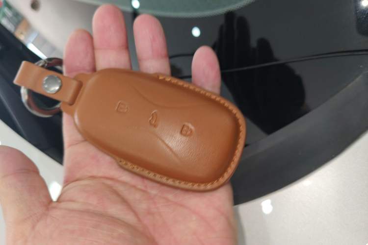 Used Dongfeng Aeolus L8 2025 Model 185KM Ideal Edition Vehicle Key