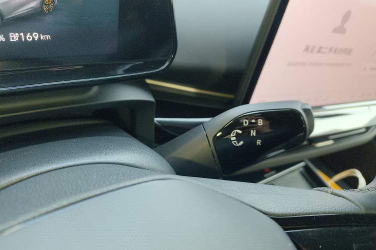 Used Volkswagen ID.UNYX 2024 Pro Long-Range Version
