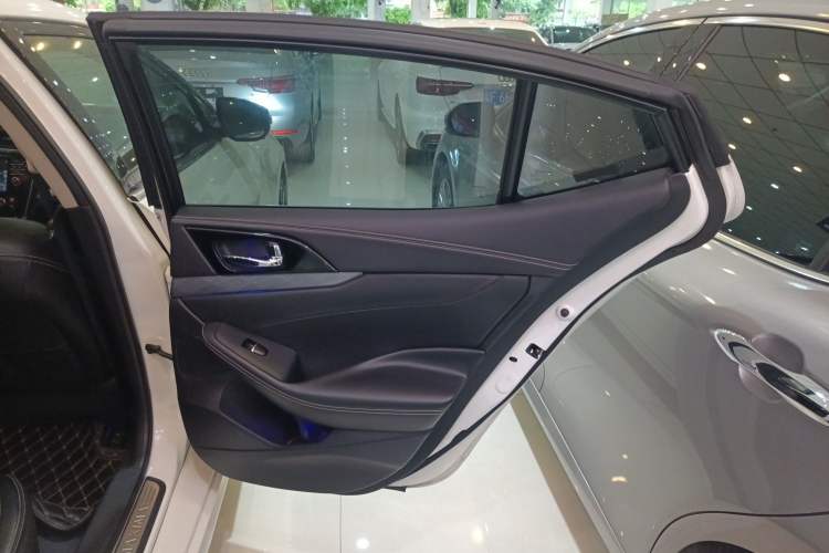 Used Nissan Maxima 2016 2.5L XL Luxury Edition
