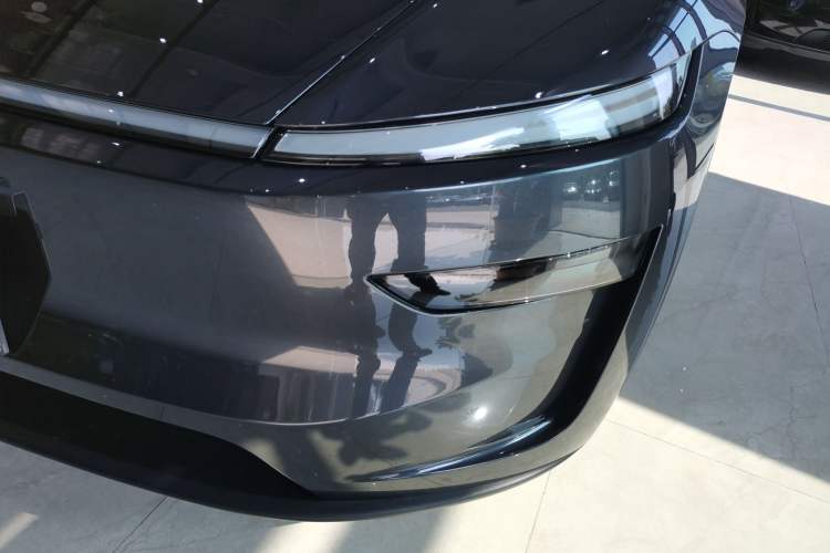 Used Tesla Model Y 2025 Rear-Wheel-Drive Version
