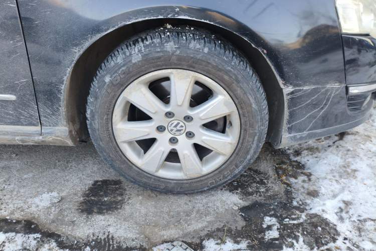 Used Volkswagen Magotan 2007 1.8 TSI Manual Comfort Model Right Front Wheel Hub