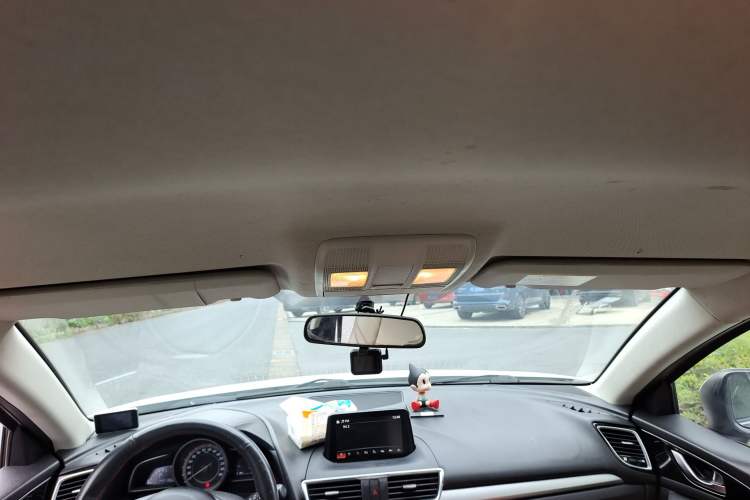 Used Mazda Mazda 3 Axela 2014 Sedan 1.5L Automatic Comfort Model