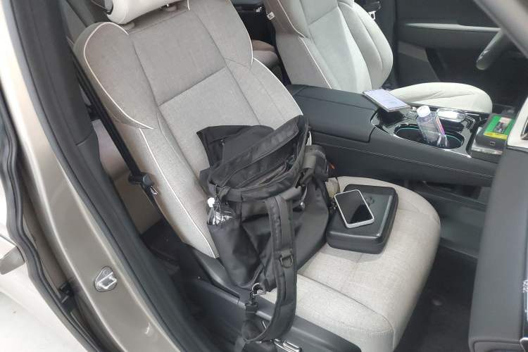 Used Volvo EM90 2025 Ultra Six-Seater