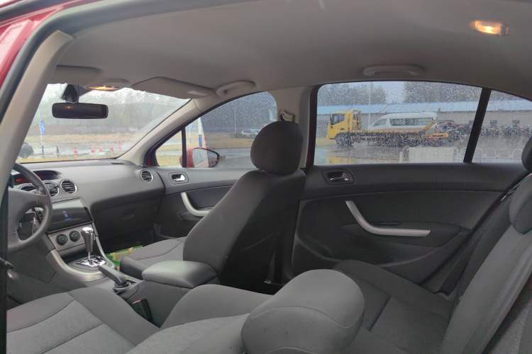 Used Peugeot 408 2011 1.6L Automatic Comfort Edition
