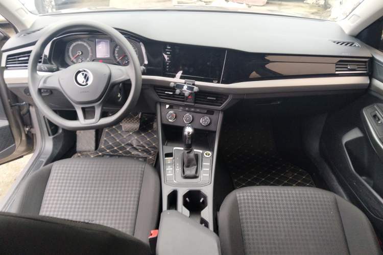Used Volkswagen Bora 2021 1.5L Automatic Fashionable Smart Connectivity Version Center Console