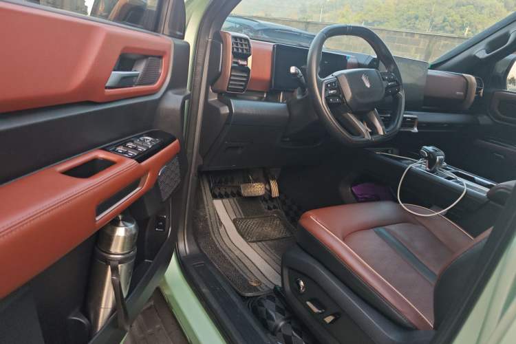 Used JMC DaDao 2023 Fly-Jiang 2.3T Diesel Automatic 4x4 Extreme Edition Driver Seat