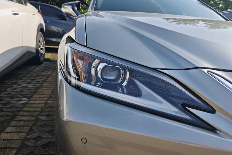 Used Lexus ES 2022 300h Excellence Edition