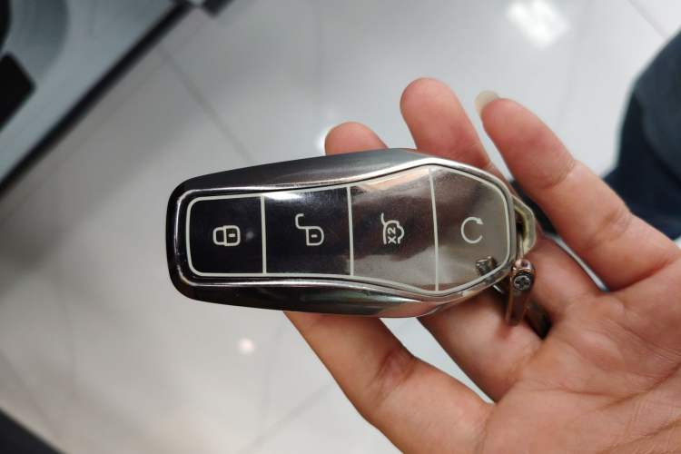 Used BYD Song L DM-i 2024 112 km Leading Edition