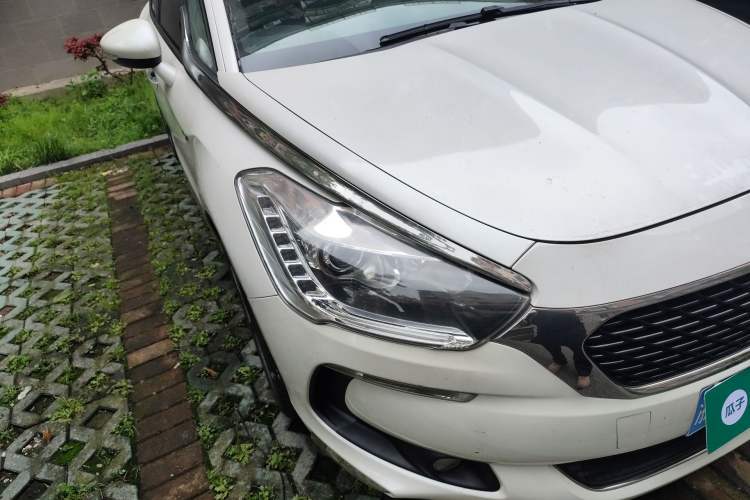 Used DS 5 2015 1.6T Luxury Edition THP160 Right Front Headlight