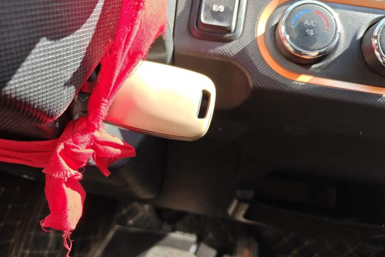 Used Wuling Hongguang MINIEV 2020 Freedom Version Lithium Iron Phosphate Vehicle Key