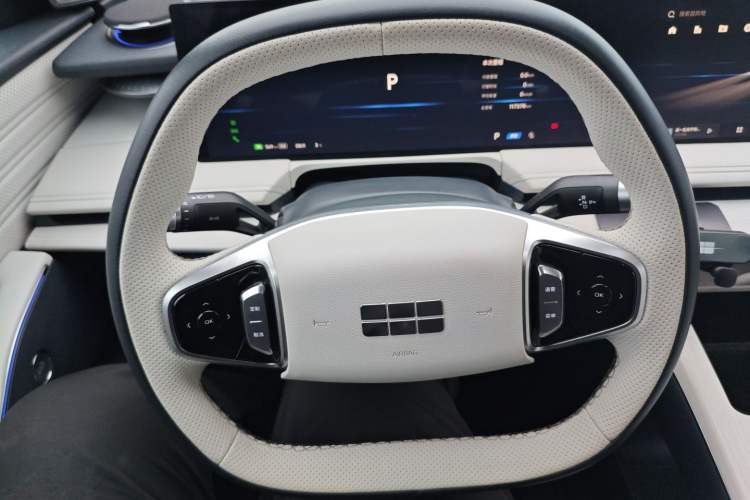 Used Geely Galaxy E8 2024 665 km Range Rear-Drive Starship Long-Range Version