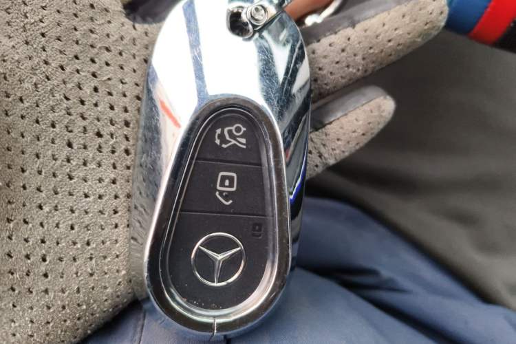 Used Mercedes-Benz C-Class 2025 Facelift C 260 L Sport Edition Vehicle Key