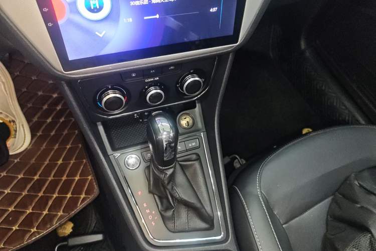 Used Volkswagen Lavida 2017 1.6L Automatic Comfort Edition
