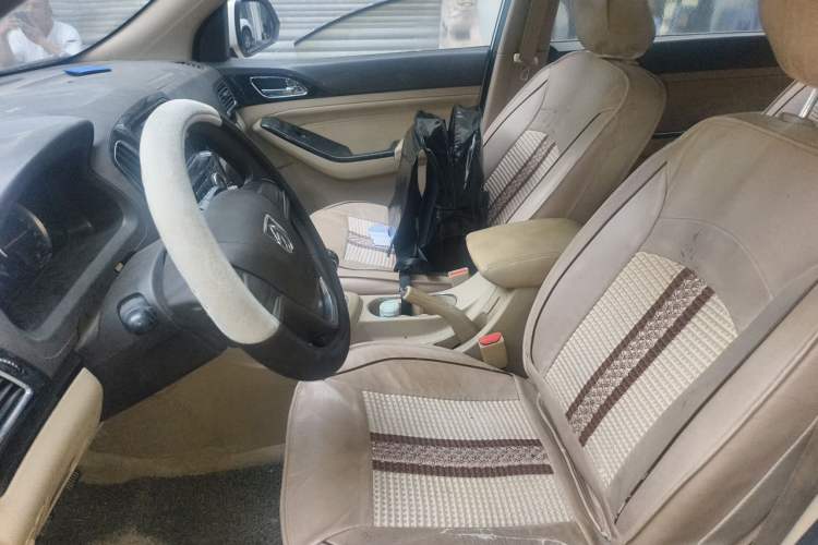 Used Baojun 730 2014 1.5L manual Comfort version 7 seats